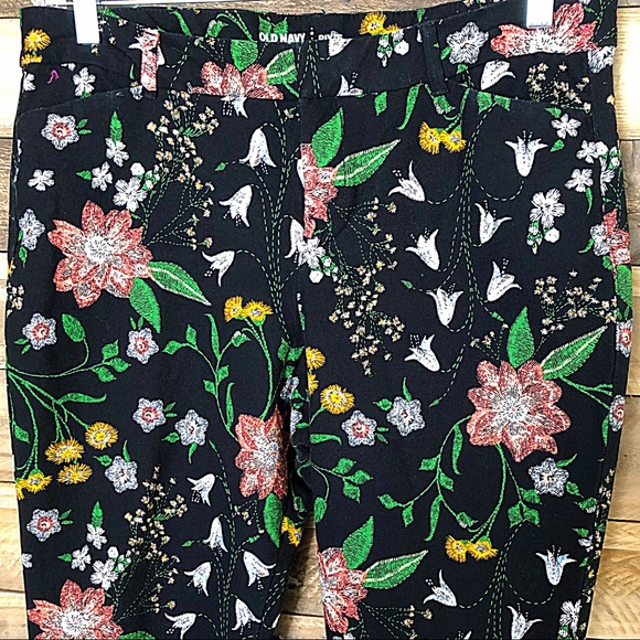 Old Navy floral print pixie mid-rise jeans - Picture 2 of 7